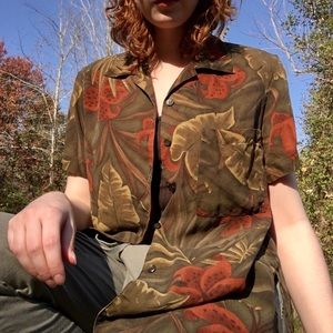 🥀 Vintage Hawaiian Button Up